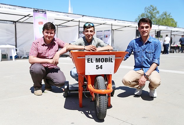 Liseli mucitlerden motorlu el arabası
