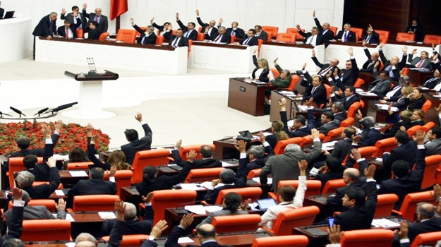 İnternet düzenlemesi teklifi yasalaştı