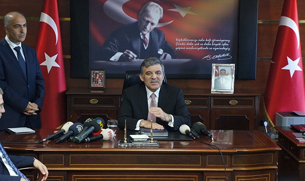 Gül: Anayasa konusunda fırsat kaçtı, inşallah ileride fırsat olur
