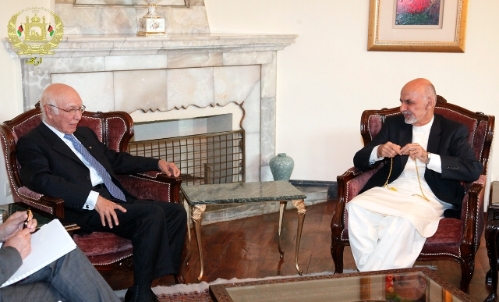 Afgan lider Ahmedzai, Pakistan Başbakanı danışmanını kabul etti