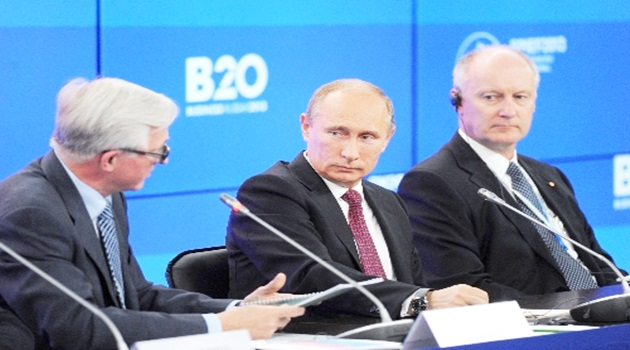 Putin, IMF'in Rusya büyüme rakamlarını iyimser buldu