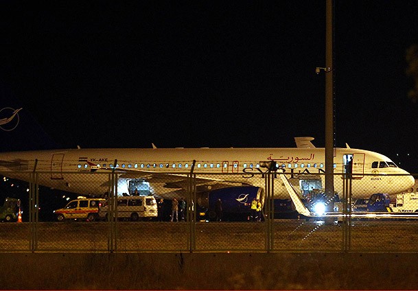 Suriye uçağı Ankara'ya indirildi