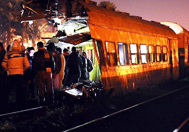 Mısır'da askeri tren faciası
