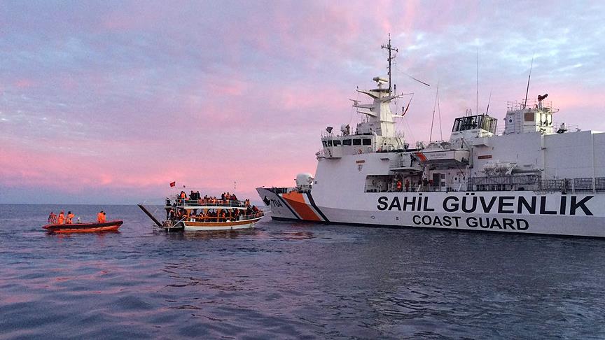 Denizde yakalanan göçmen sayısı 3 ilin nüfusunu geçti