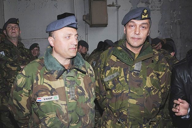 Patriot bataryasında iki Türk asker