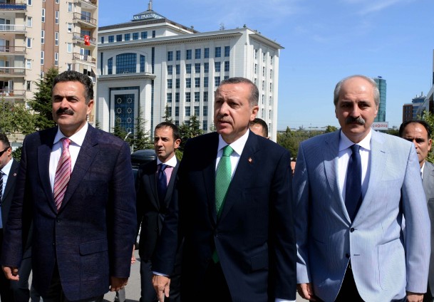 Cuma namazını Kurtulmuş ile kıldı