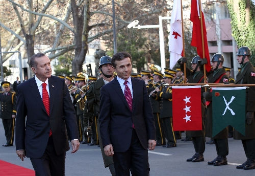 Gürcistan Başbakan İvanishvili,ta resmi törenle karşılandı