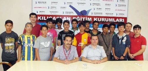 Türkçelerini daha da geliştirmek için ülkelerine dönmediler