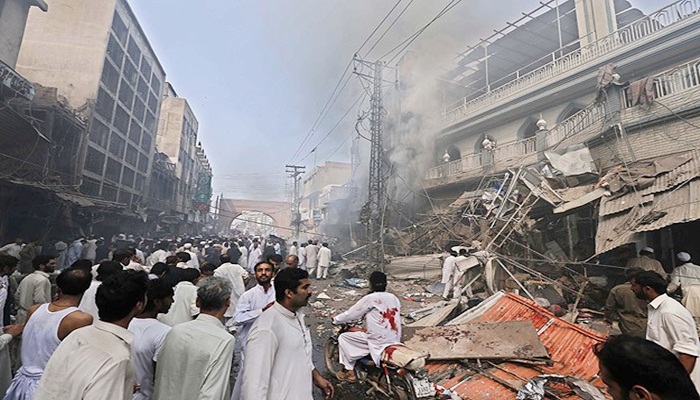 Pakistan'da intihar saldırısı: 37 ölü