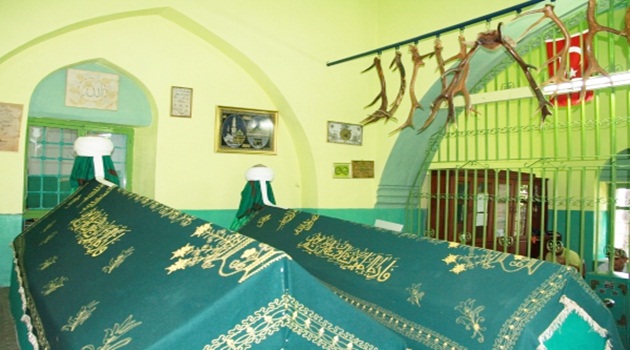 Geyikli Baba Türbesi'ne ziyaretçi akını