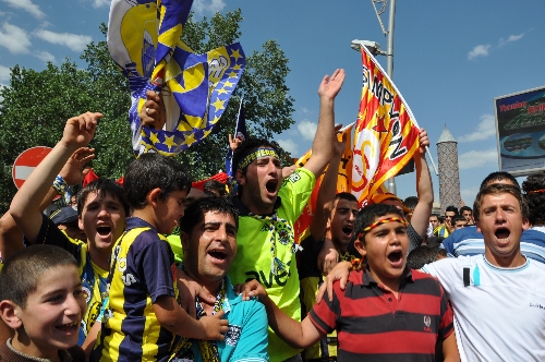 Erzurum sokakları, Süper Kupa maçı öncesi özlenen manzaralara şahit oluyor