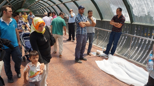Kalp krizi geçiren vatandaşın cenazesi 3 saat yerde kaldı