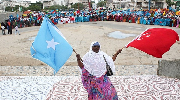 Mogadişu'da Türkiye ile dayanışma gösterisi