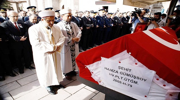 Şehit Pilot Gümüşsoy toprağa verildi