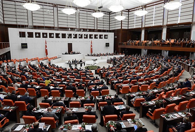 İnternet düzenlemesine ilişkin maddeler kabul edildi