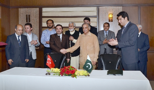Kimse Yok Mu Pakistan'da kasaba kurdu