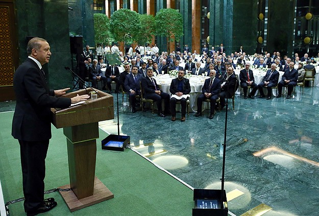 Cumhurbaşkanı Erdoğan STK temsilcileri ile bir araya geldi