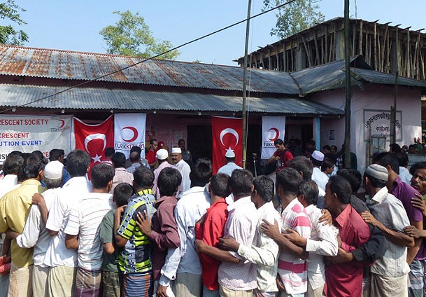 Myanmar'a yardımlar sürüyor