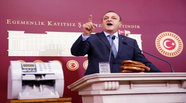Para sayma makinesi ile toplantı yapan Vural: Bu fiili bir darbedir