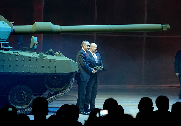 Yerli tank tanıtıldı