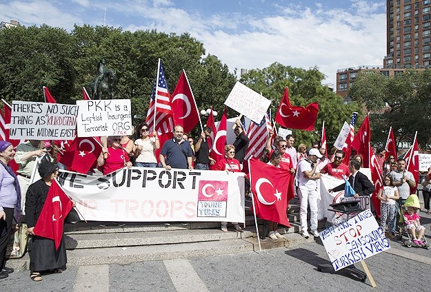 ABD'deki Türklerden teröre tepki mitingi
