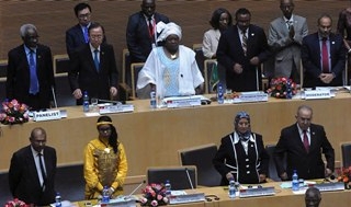Darbeyi gören Afrika Birliği Mısır'ın üyeliğini askıya aldı