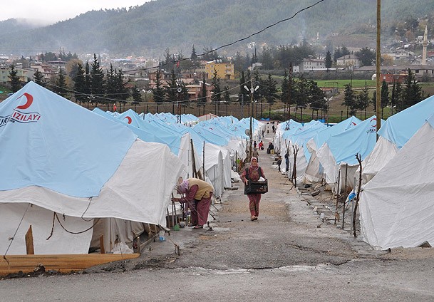 Suriyeli sığınmacılar ''soğuk havaya esir''