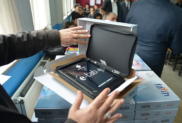 MEB "e-sınavı" tanıttı