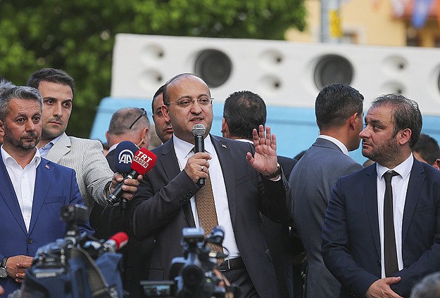 'Sen nasıl Türkiye partisi olacaksın?'