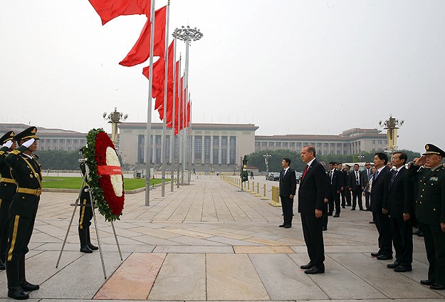 Erdoğan Çin'de resmi törenle karşılandı