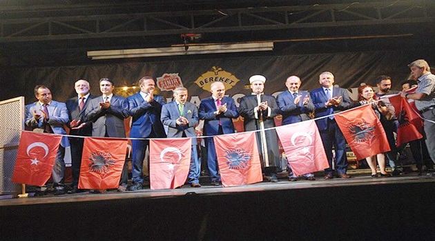 Bereket konvoyu'' Arnavutluk'ta