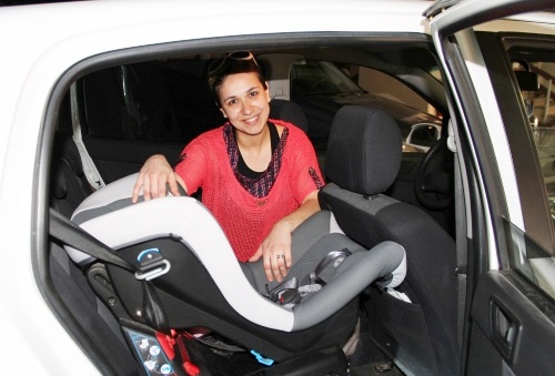 Otomobilde çocuk koltuğunu kapı yanına koymayın