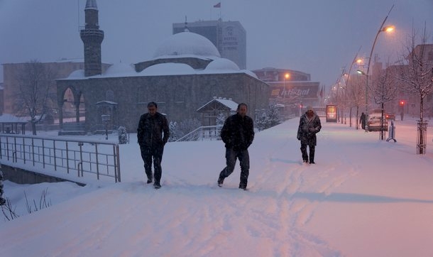 Erzurum'da eğitime bir günlük kar tatili