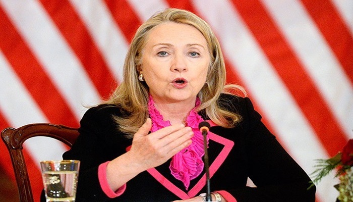 Clinton'dan özel elektronik posta özrü
