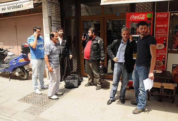 Can kaybı yok, ufak çaplı hasar var