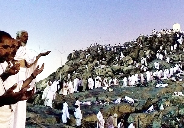 Hacı adayları Arafat'ta