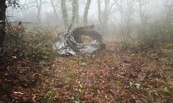 Düşen F-16'nın enkazı ormanlık alanda bulundu