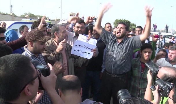 Mısır'da Mursi'ye destek gösterileri yapılıyor