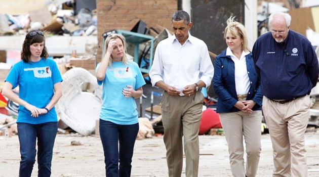 Obama'dan hortum bölgesine ziyaret