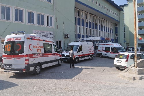 Suriye'den gelen yaralı sayısı artınca Hatay'a ambulans takviyesi yapıldı