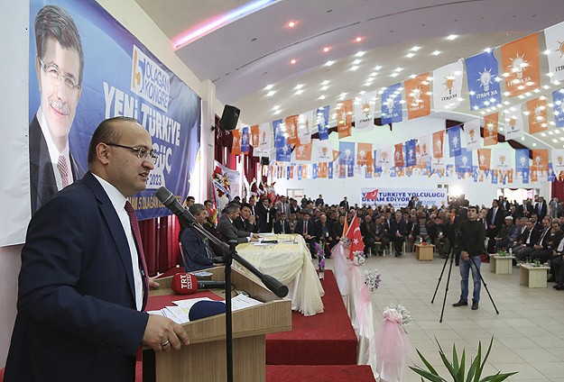Vesayetçi ve darbeci odaklarla mücadele edeceğiz