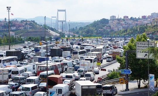 FSM'de bir şerit daha trafiğe kapatıldı