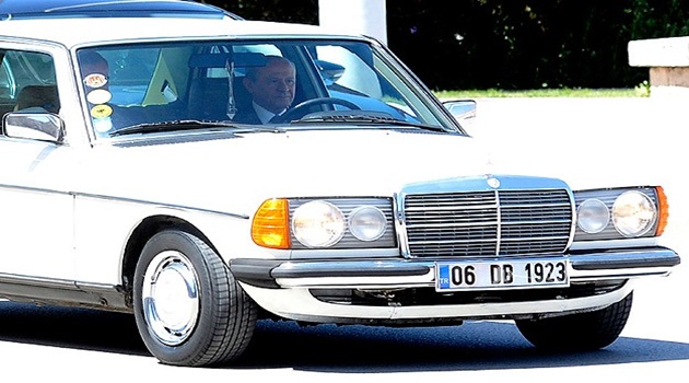 Bahçeli Meclis'e kendi aracıyla geldi