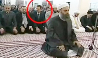 Esed, bayram namazında imamdan önce selam verdi