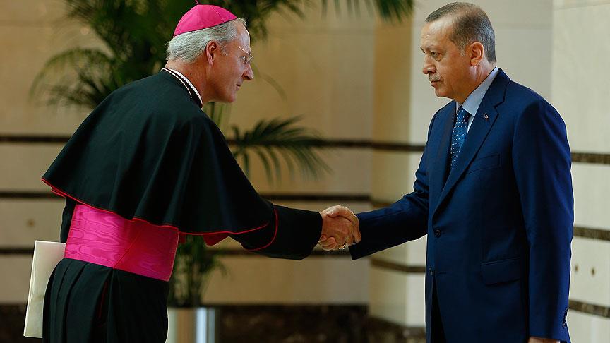 Cumhurbaşkanı Erdoğan, Vatikan'ın Ankara Büyükelçisi Russell'ı kabul etti