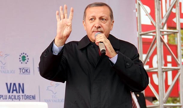 Başbakan Erdoğan: Karanlık günleri özleyen bir lobi var