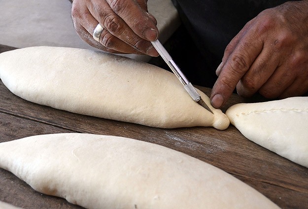 Ekmekten çıkan "kamışlı jilet" bakanlığı harekete geçirdi