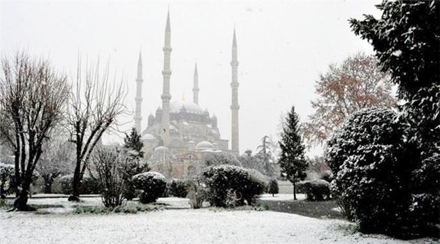 Beklenen kar Edirne'de başladı