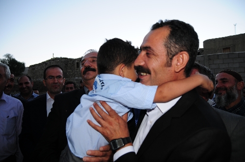 AK Partili ilçe başkanı 52 gün sonra ailesine kavuştu