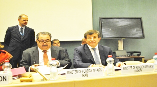 Bakan Davutoğlu, Suriyeli sığınmacılarla ilgili toplantıya katıldı